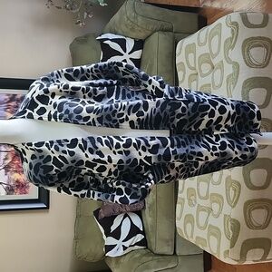 NWT🖤Grace + Emma Let's Cozy Up Animal Print Cardigan